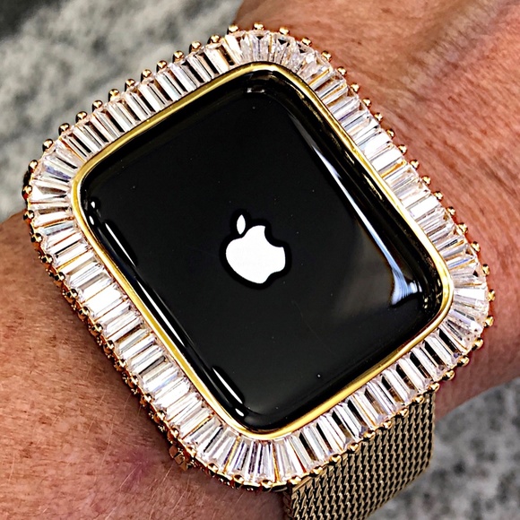 Apple Watch case bezel yellow gold with lab diamond baguette and rounds - Picture 3 of 3